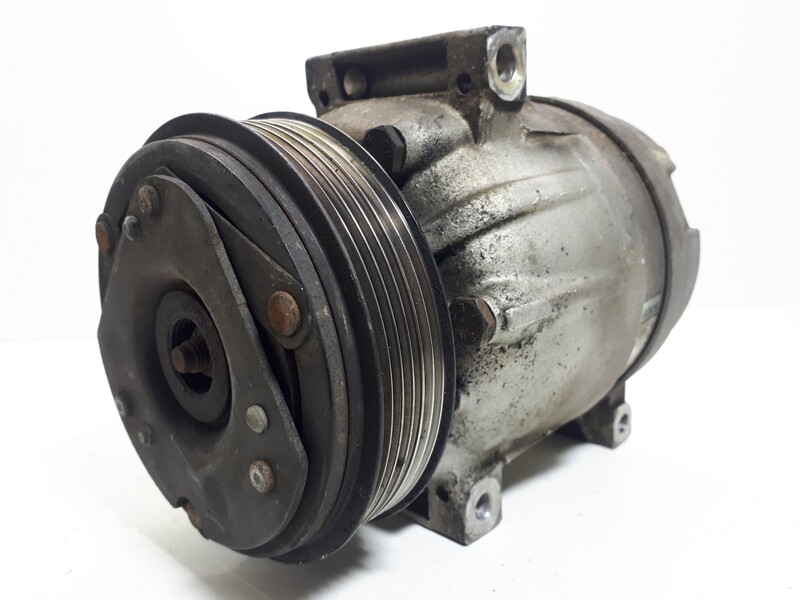 Compresseur clim RENAULT MEGANE I FASE 2 CLASSIC (LA..) 1.9 dCi Dynamique Diesel - 1