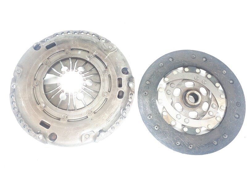 Embrayage SKODA OCTAVIA BERLINA (1U2) Ambiente Diesel - 1
