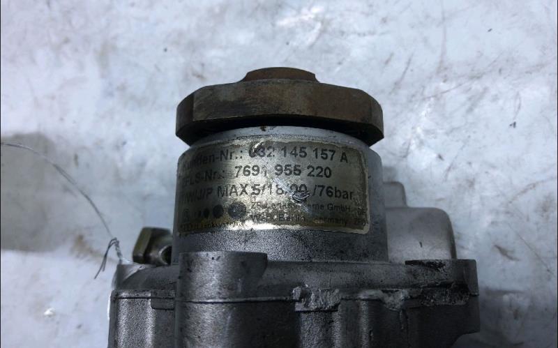 Pompe de direction VOLKSWAGEN POLO 3  - 1