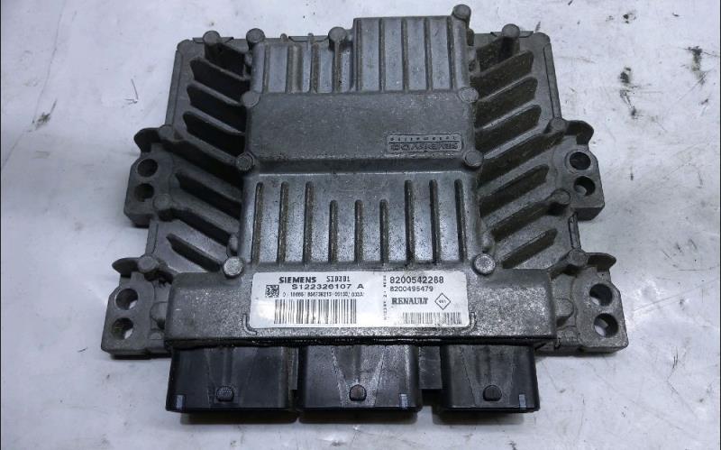 Calculateur RENAULT MEGANE 2 BERLINE Diesel - 1