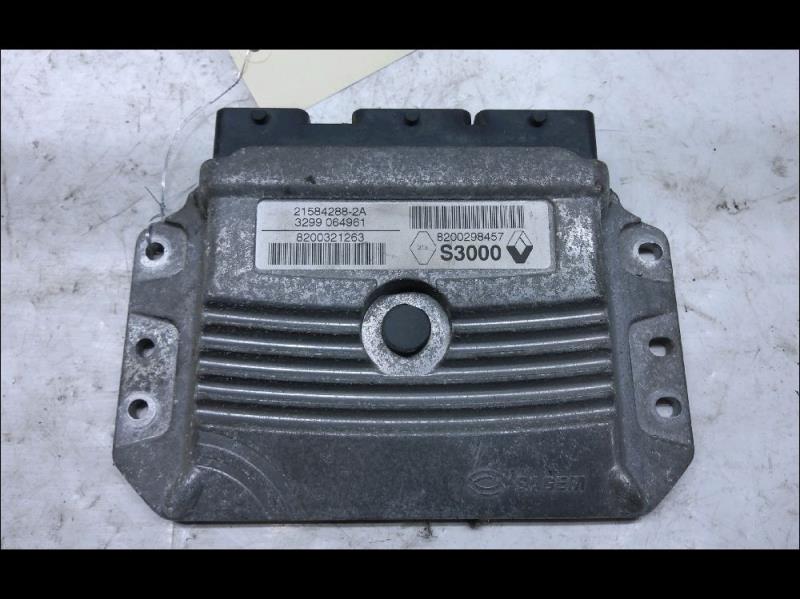 Calculateur RENAULT MEGANE 2 Essence - 1