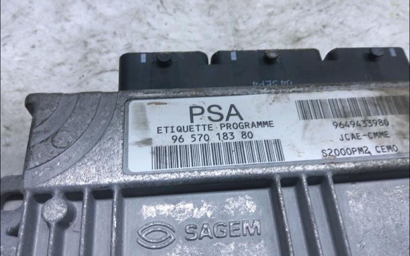 Calculateur CITROEN C2 Essence - 1