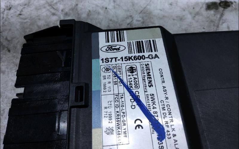 Calculateur FORD MONDEO 2 Essence - 1