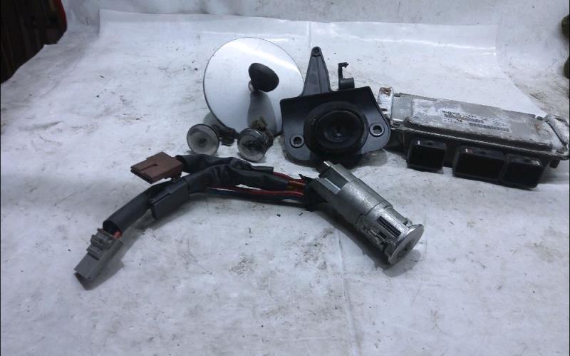 Calculateur CITROEN SAXO Essence - 1