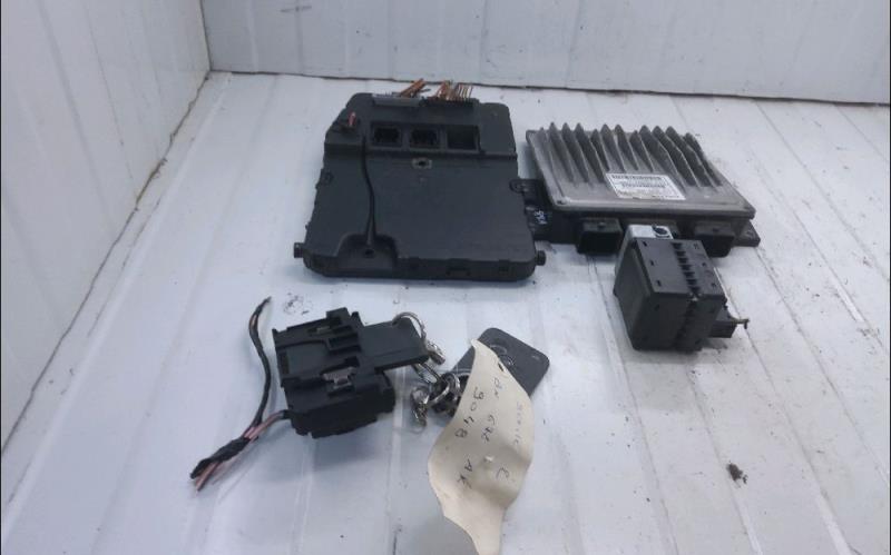 Calculateur RENAULT SCENIC 2 Diesel - 1
