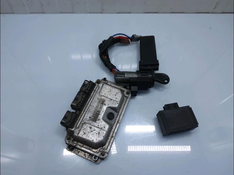 Calculateur CITROEN SAXO Essence - 1
