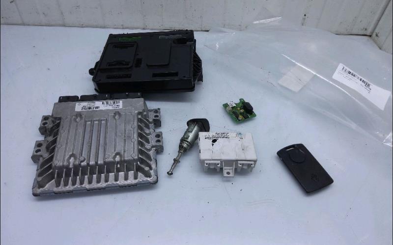 Calculateur RENAULT MEGANE 3 Diesel - 1