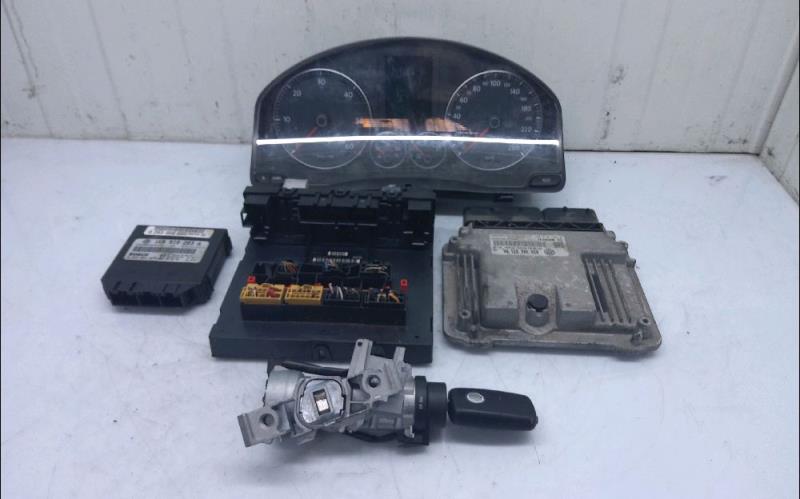 Calculateur VOLKSWAGEN GOLF 5 Diesel - 1