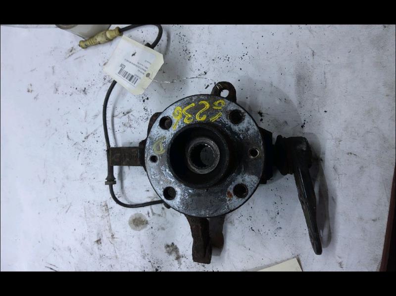Moyeu avant droit RENAULT CLIO 2 Essence - 1