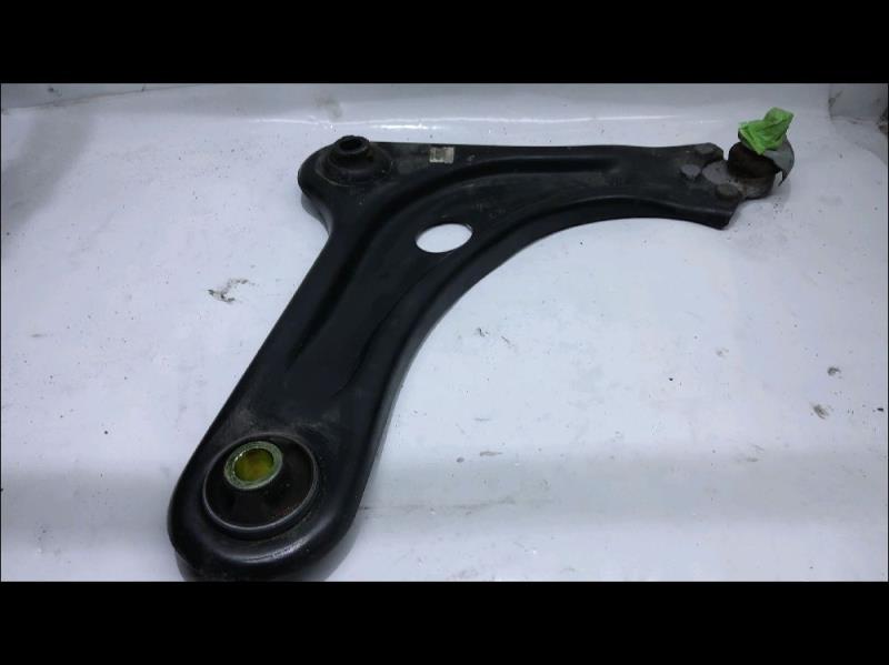 Triangle avant droit PEUGEOT 208 - 1  - 1