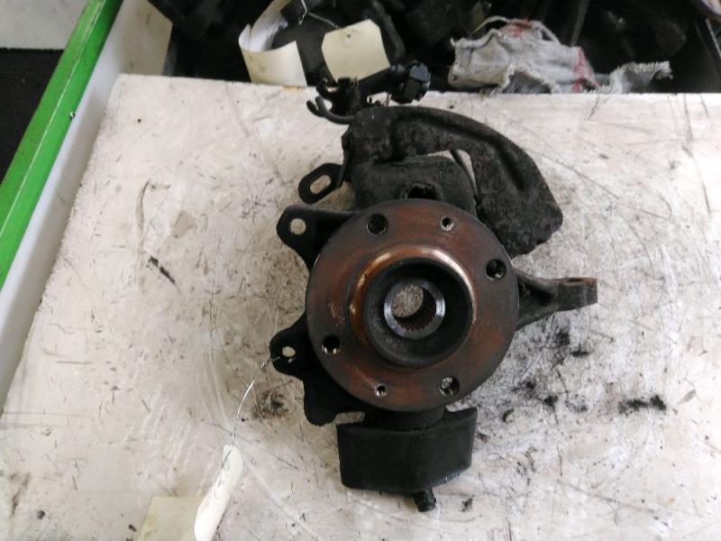 Moyeu avant gauche PEUGEOT 406 Essence - 1