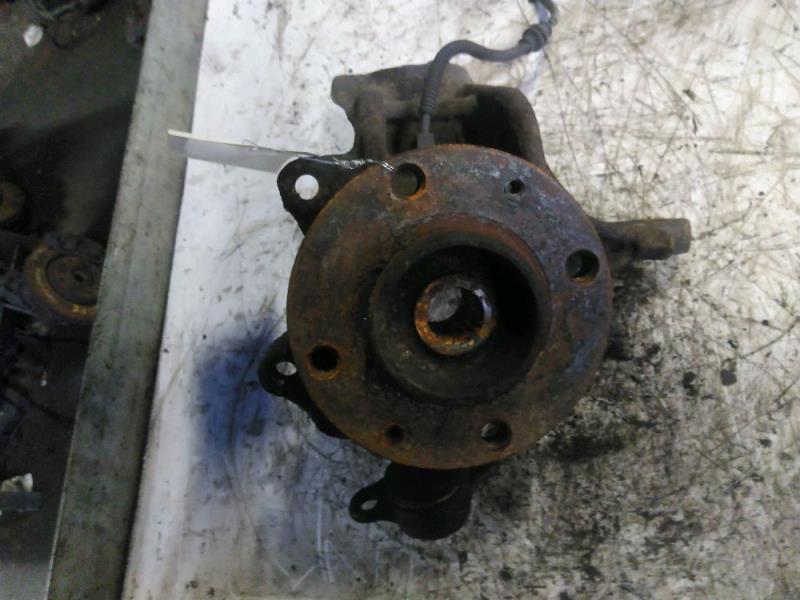 Moyeu avant gauche CITROEN C2 Diesel - 1