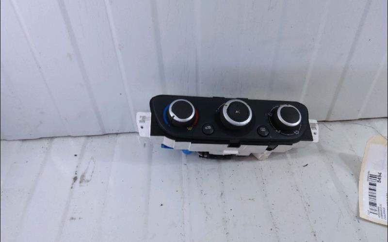 Commande chauffage RENAULT MEGANE 3 Diesel - 1