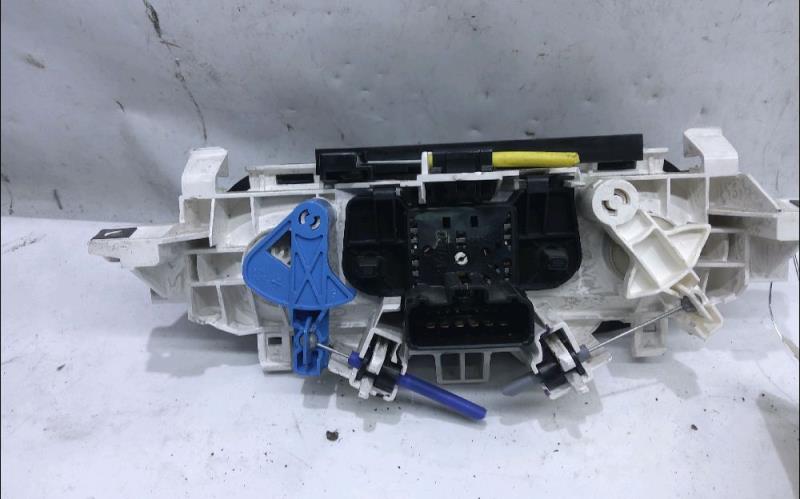Commande chauffage RENAULT TWINGO 2 Essence - 1