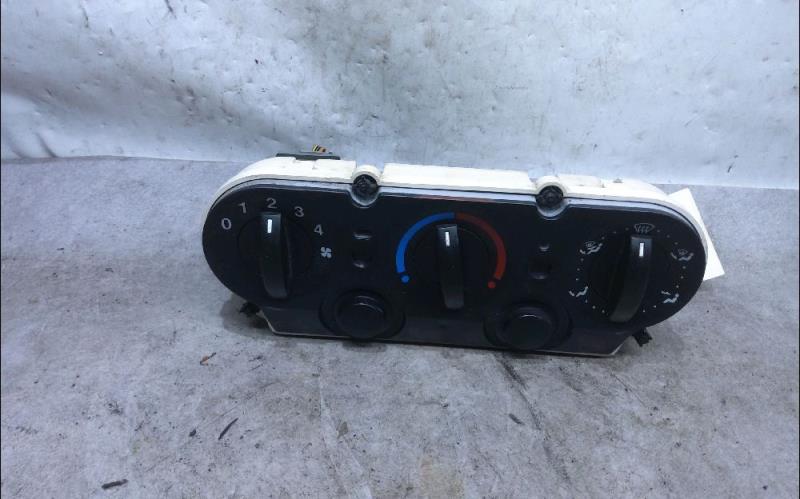 Commande chauffage FORD FIESTA 5 Diesel - 1