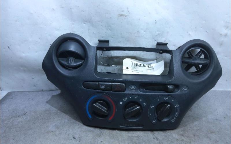 Commande chauffage TOYOTA YARIS 1 Essence - 1