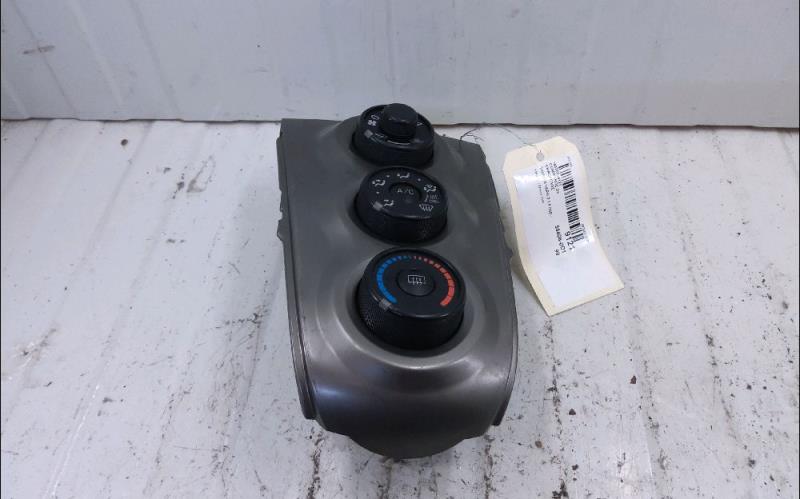 Commande chauffage TOYOTA YARIS 2 Diesel - 1