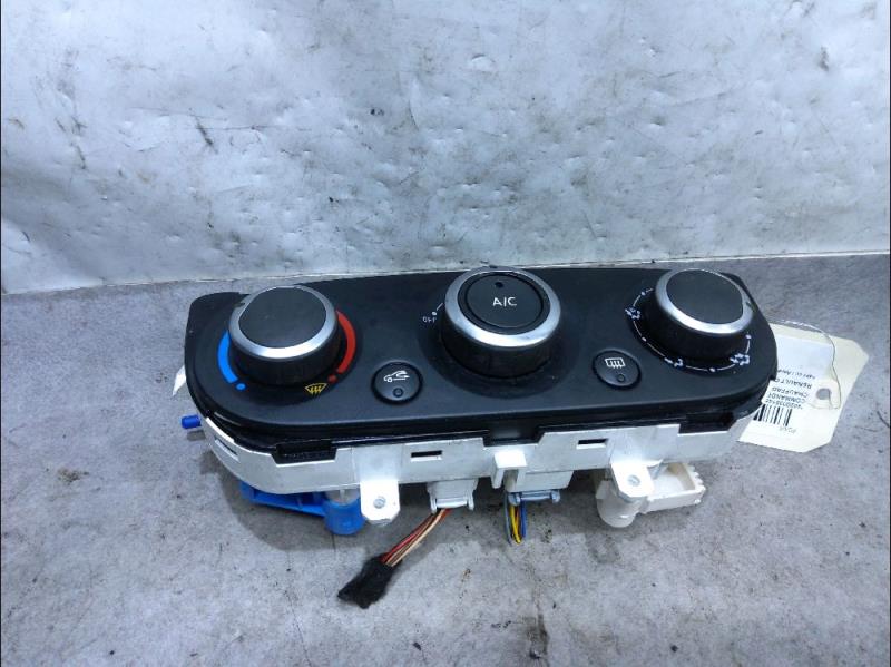 Commande chauffage RENAULT CLIO 4 Diesel - 1