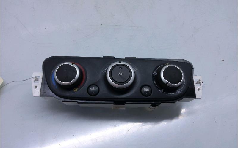 Commande chauffage RENAULT MEGANE 3 Diesel - 1
