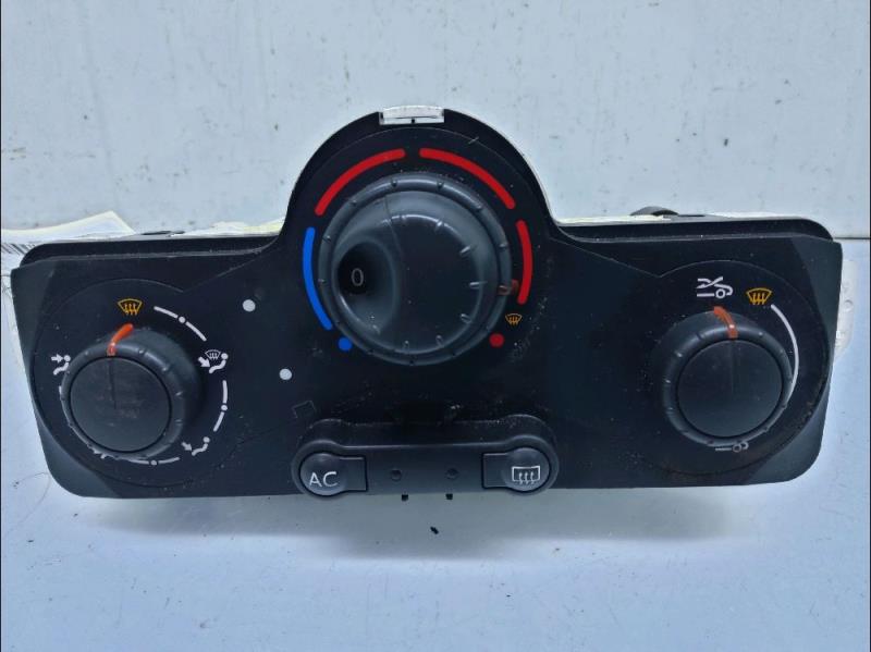 Commande chauffage RENAULT CLIO 3 Diesel - 1
