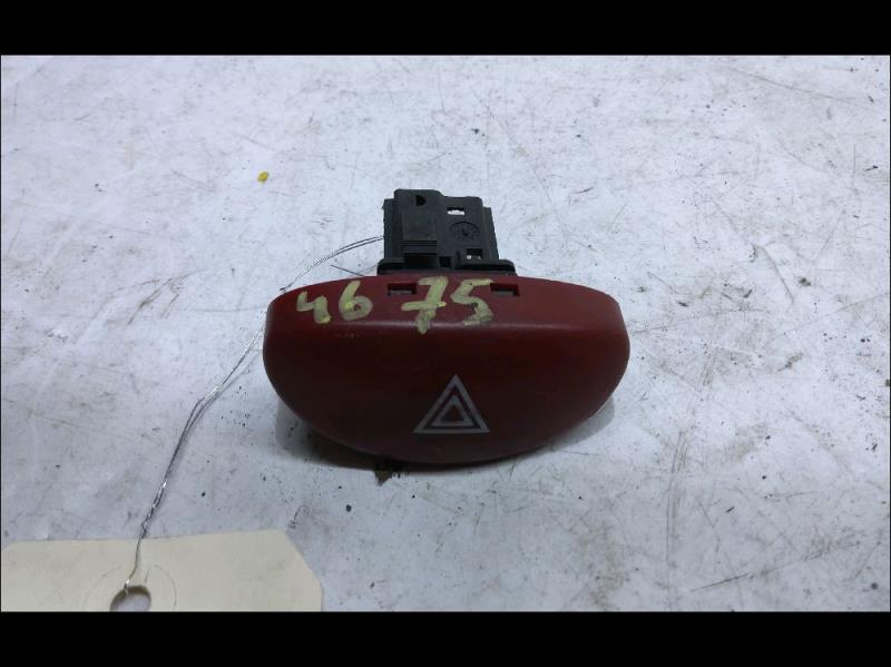 Bouton de warning PEUGEOT 206 SW Essence - 1