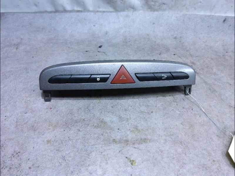 Bouton de warning PEUGEOT 308 - 1 SW Diesel - 1