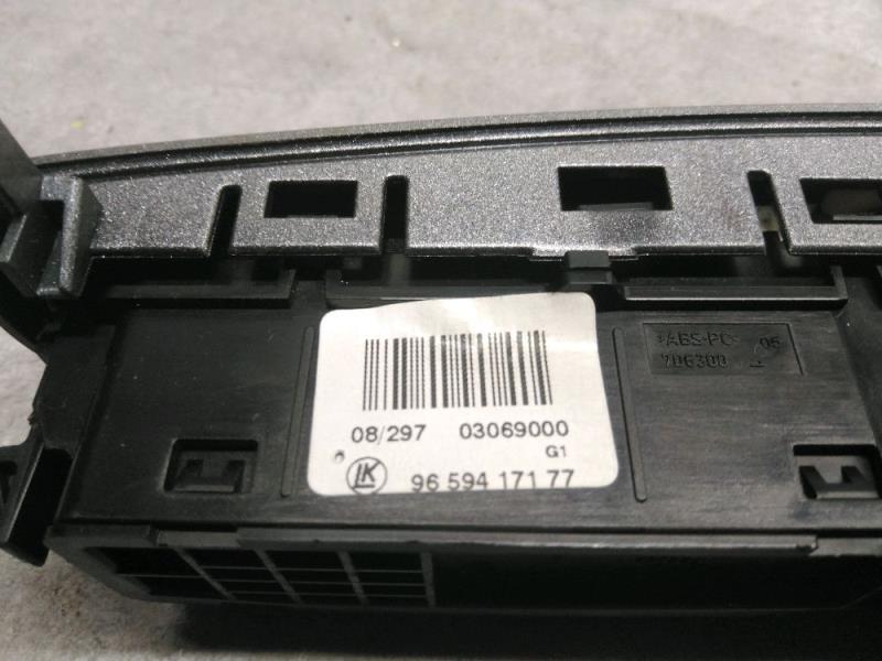 Bouton de warning PEUGEOT 308 - 1 SW Diesel - 1