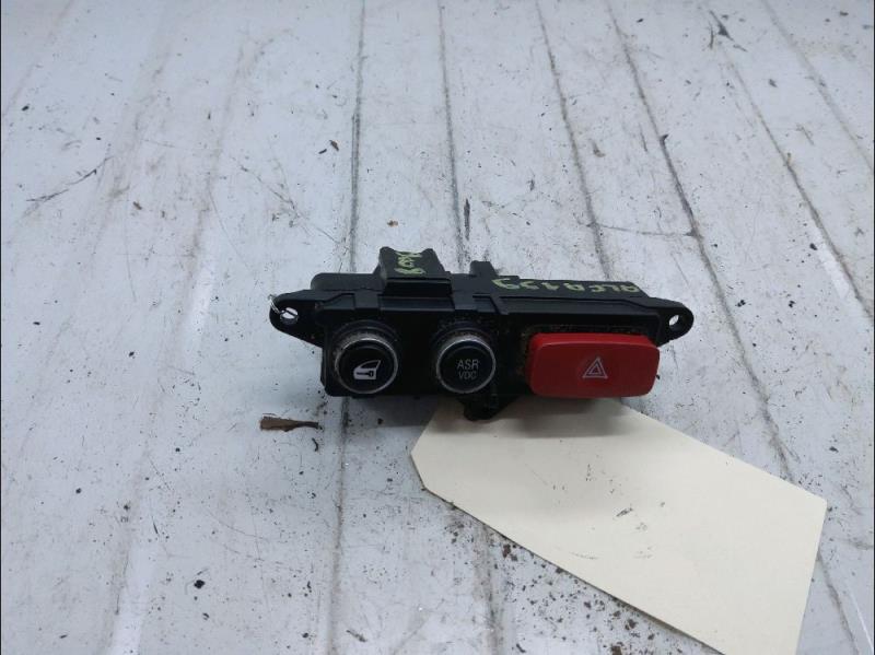 Bouton de warning ALFA ROMEO 159 Diesel - 1