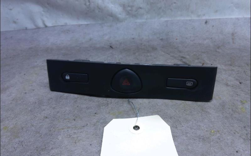 Bouton de warning RENAULT CLIO 2 Essence - 1