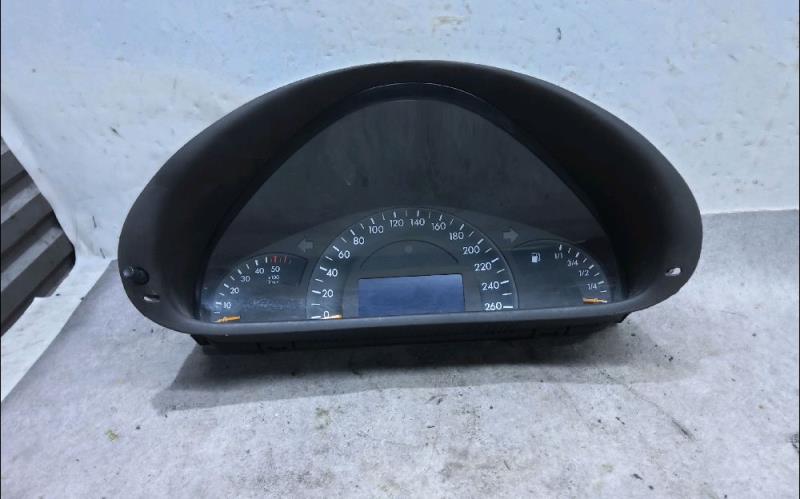 Compteur MERCEDES CLASSE C W203 Diesel - 1