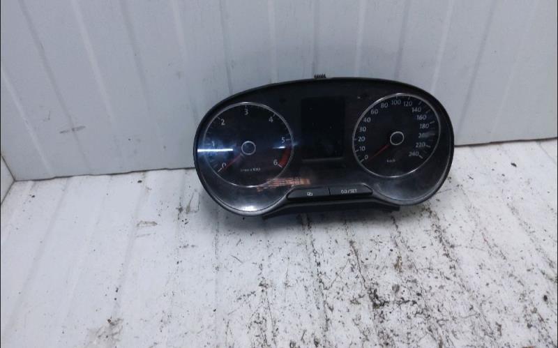 Compteur VOLKSWAGEN POLO 5 Diesel - 1