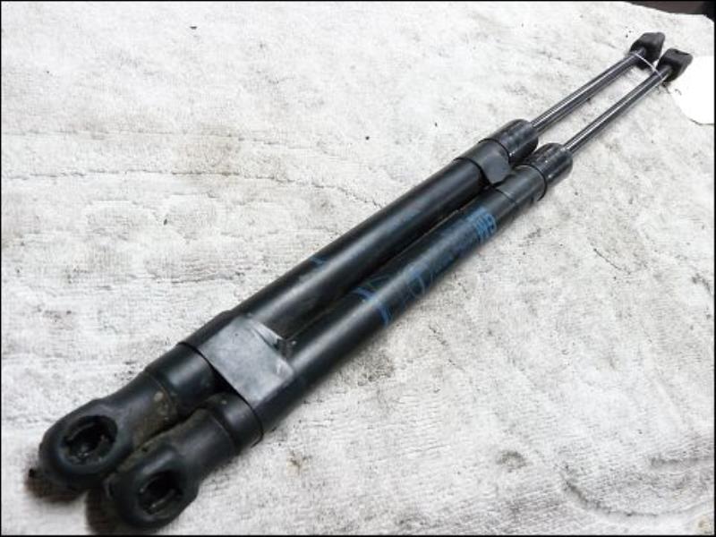 Verin de coffre OPEL ASTRA H  - 1