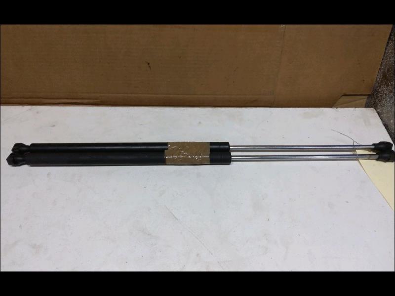 Verin de coffre CITROEN SAXO Essence - 1