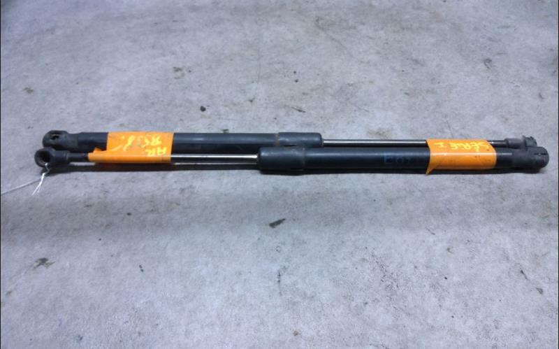 Verin de coffre BMW SERIE 1 E81 Diesel - 1