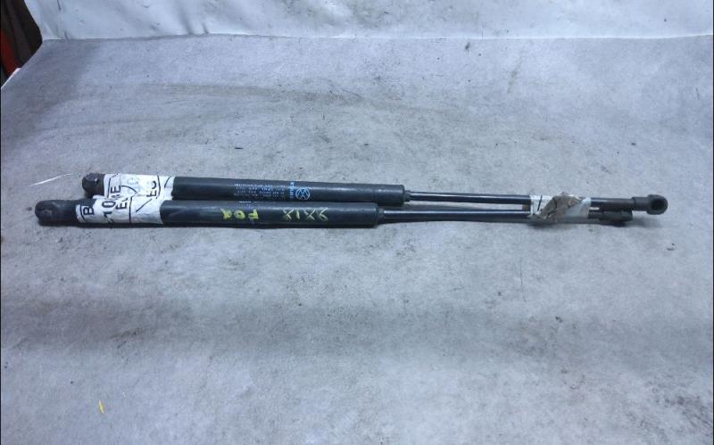 Verin de coffre VOLKSWAGEN FOX Essence - 1