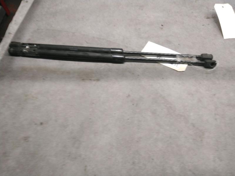 Verin de coffre NISSAN MICRA 3 Essence - 1