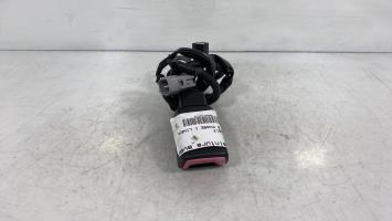 Attache ceinture avant gauche