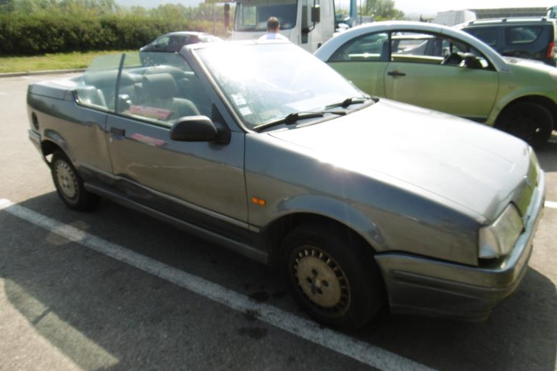 Poignee porte avant gauche