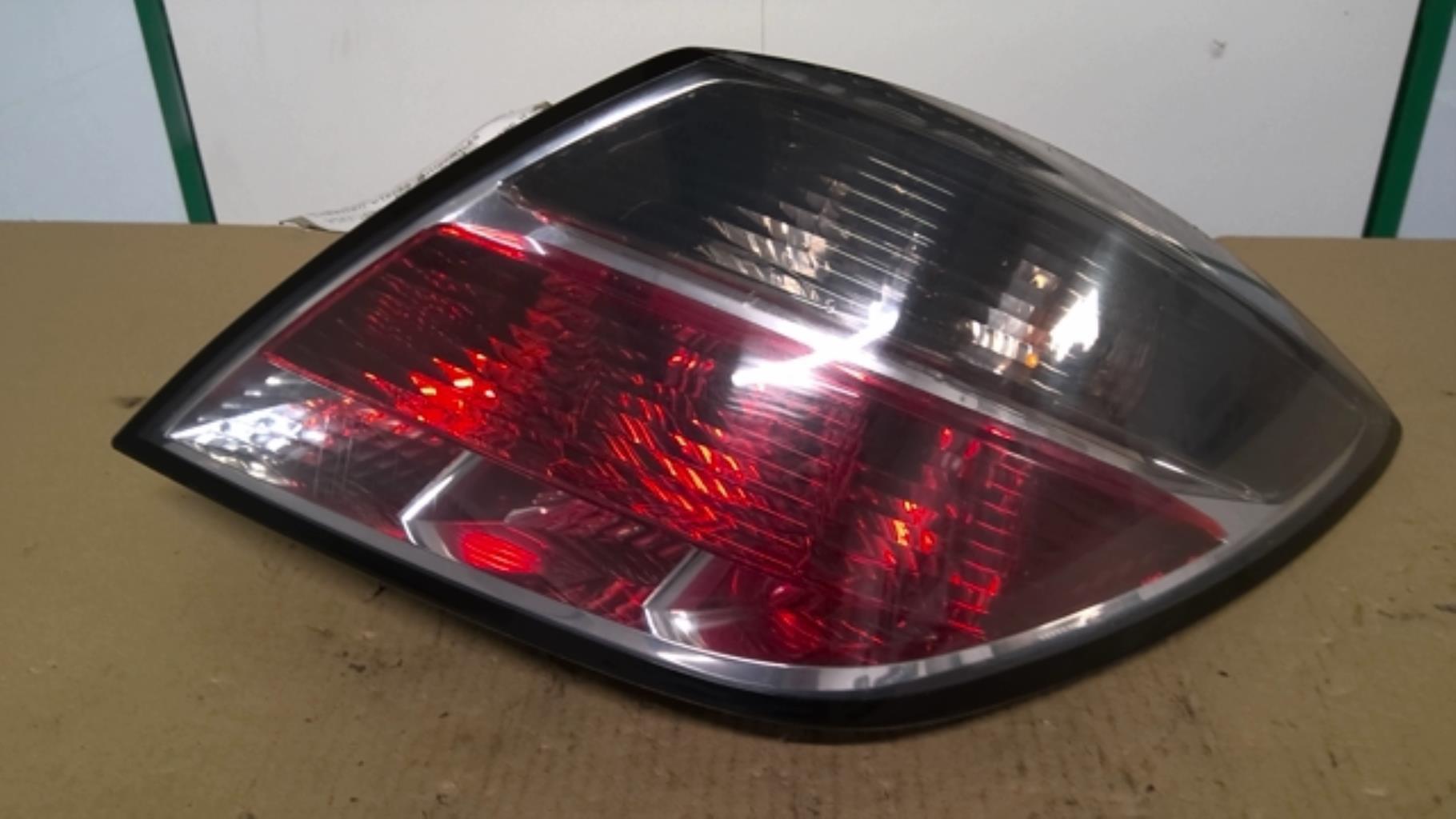 Fanale posteriore principale destro (luci) OPEL ASTRA H GTC PHASE 1 Diésel - 1