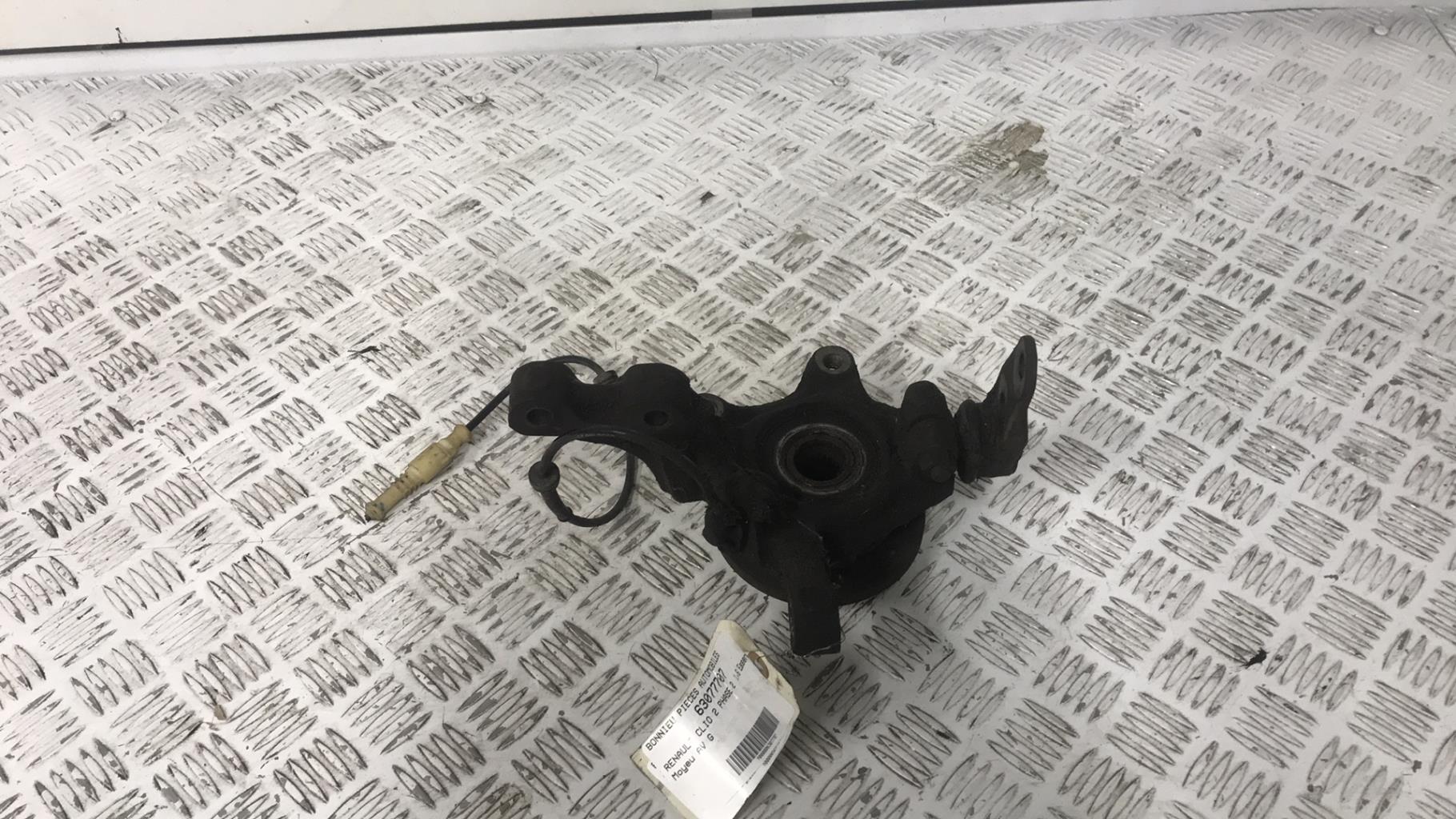 Moyeu avant gauche RENAULT CLIO 2 PHASE 2 Essence - 1