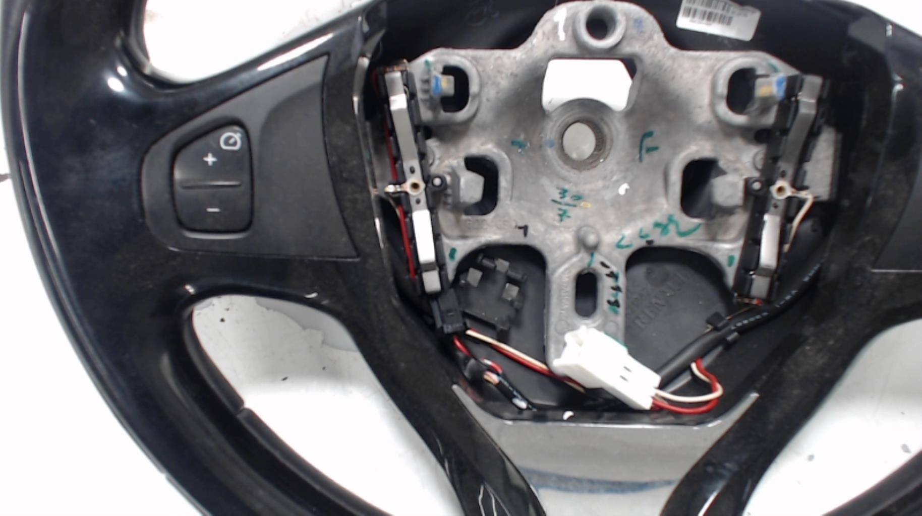 Volant RENAULT CLIO 4 PHASE 1 Essence - 1