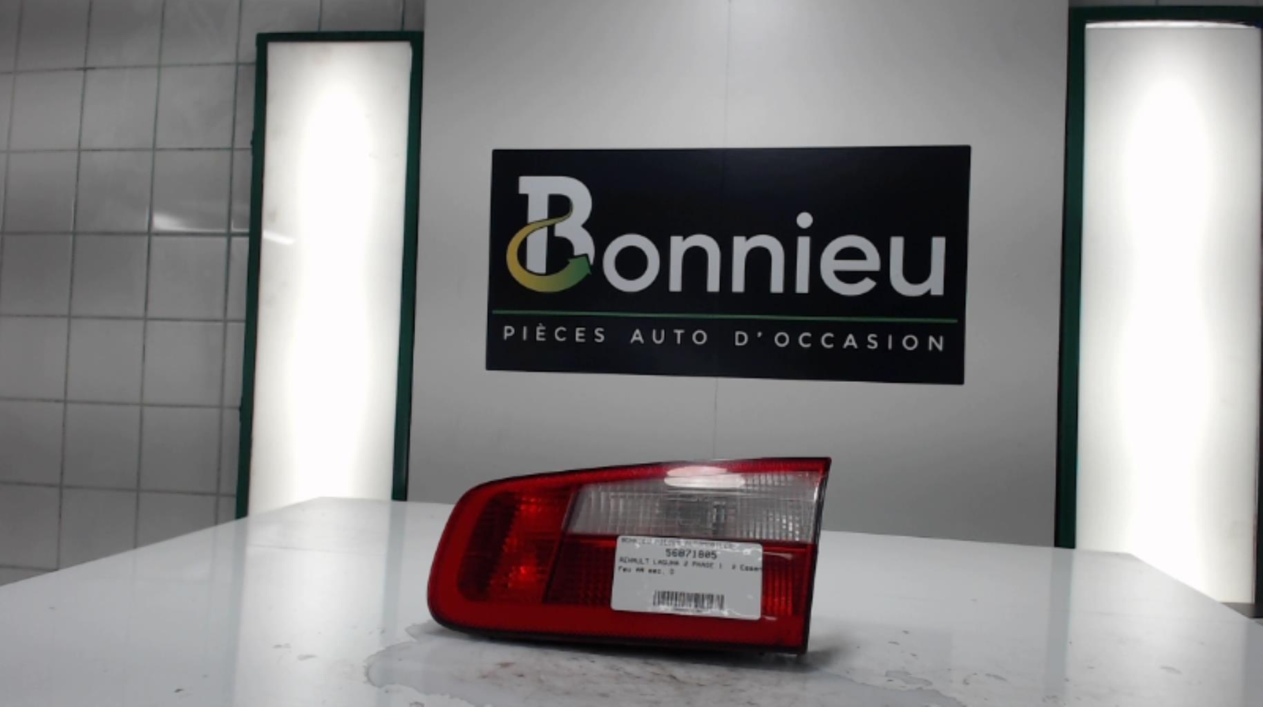 Feu arriere secondaire droit (feux) RENAULT LAGUNA 2 PHASE 1 Essence - 1