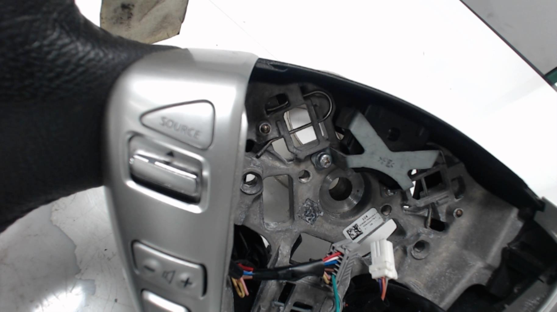 Volant NISSAN NOTE 2 Diesel - 1