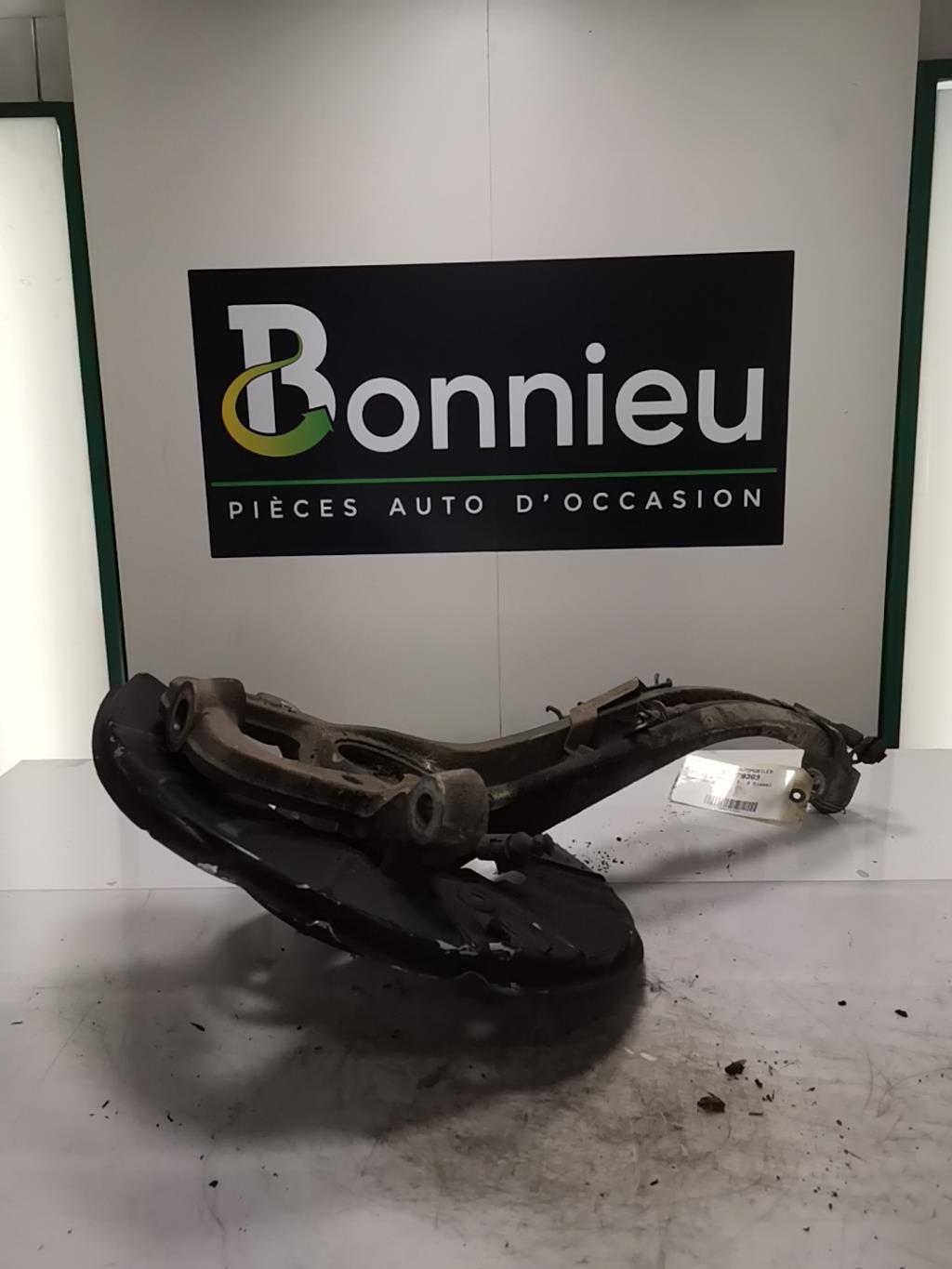 Fusee avant droit AUDI Q7 1 PHASE 1 Diesel - 1