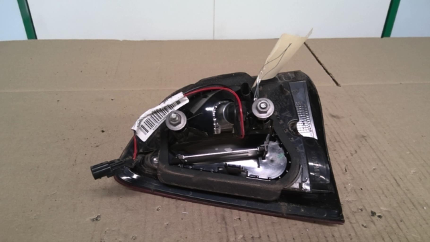 Feu arriere secondaire droit (feux) RENAULT CLIO 4 PHASE 1 BREAK Diesel - 1
