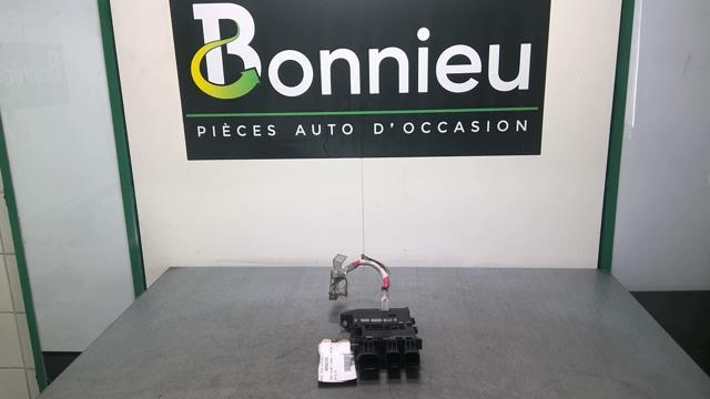 Boitier UCH RENAULT MEGANE 3 PHASE 1 BREAK Diesel - 1