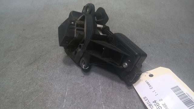 Bouton de coffre RENAULT CLIO 2 PHASE 2 Essence - 1