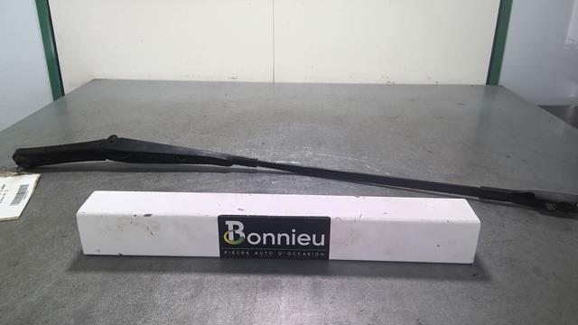 Braccio tergicristallo anteriore destro AUDI A4 4 PHASE 1 Diésel - 1