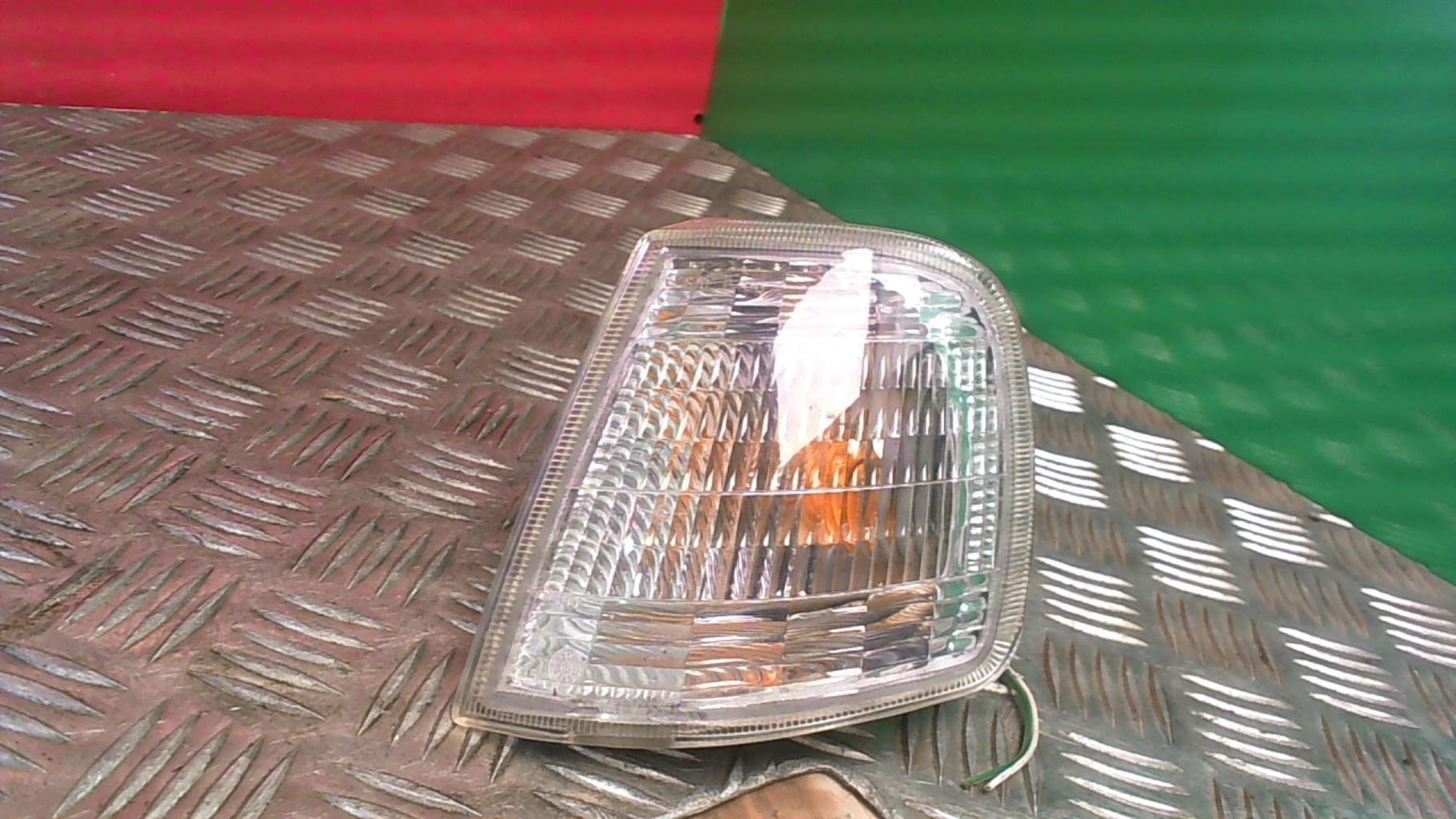 Gruppo ottico anteriore secondario sinistro (luci)(freccia) PEUGEOT 405 PHASE 2 Diésel - 1