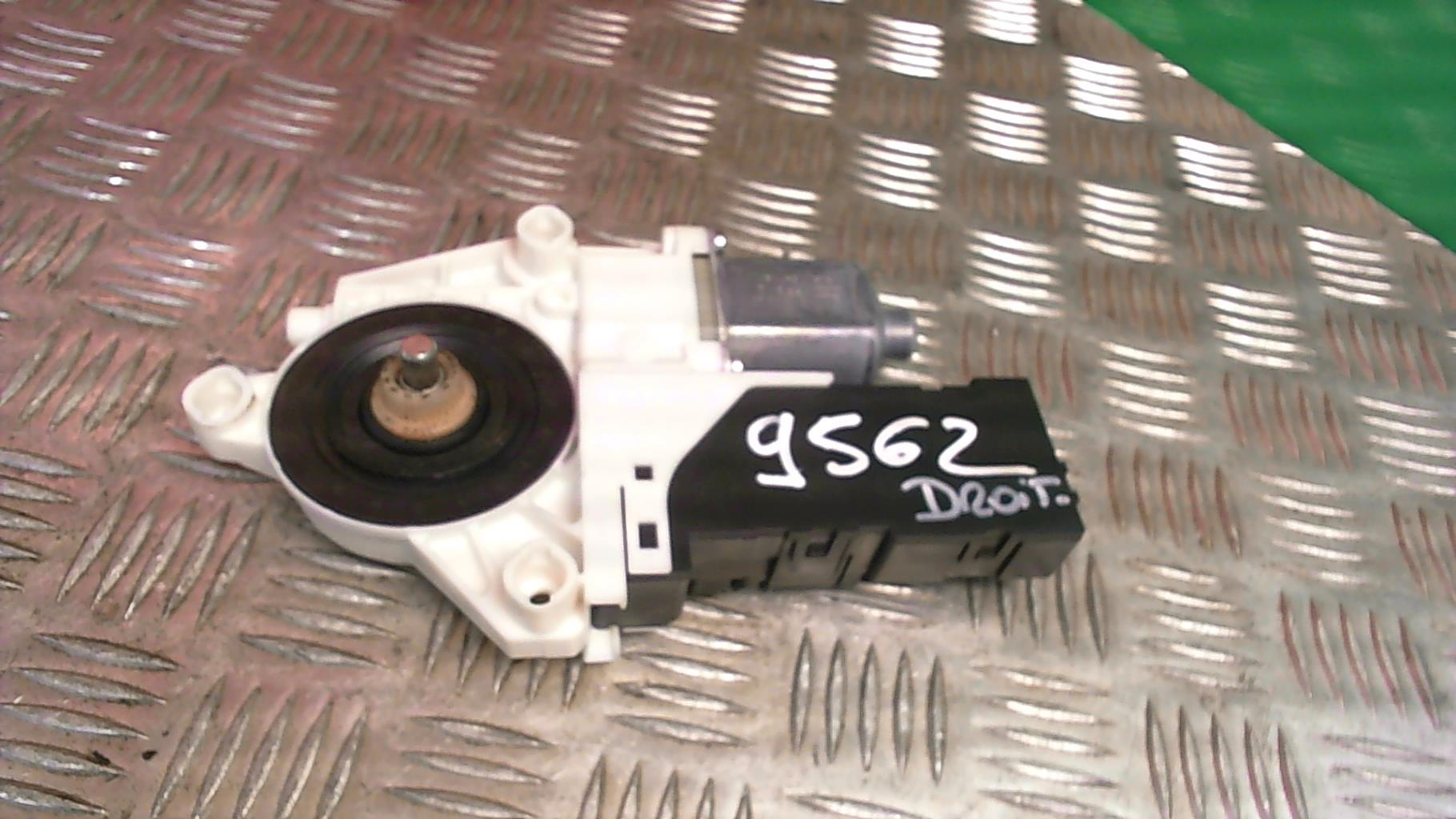 Motore alzacristalli anteriore destro PEUGEOT 407 PHASE 1 Diésel - 1